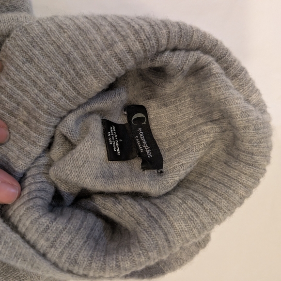 Bloomingdale's Cashmere Gray and Cream & Tan Turtleneck Sweater - Picture 6 of 6